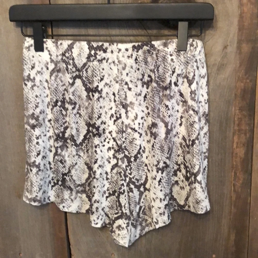 Olivaceous Shorts in Snakeskin Print Black White Size Small